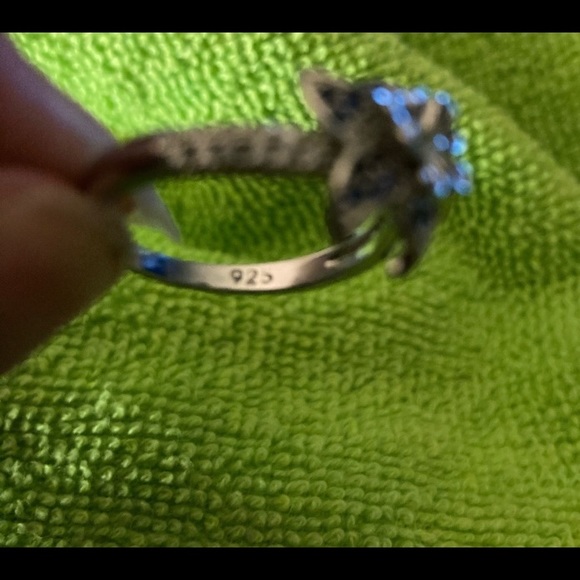 Blue sapphire flower - Picture 3 of 4